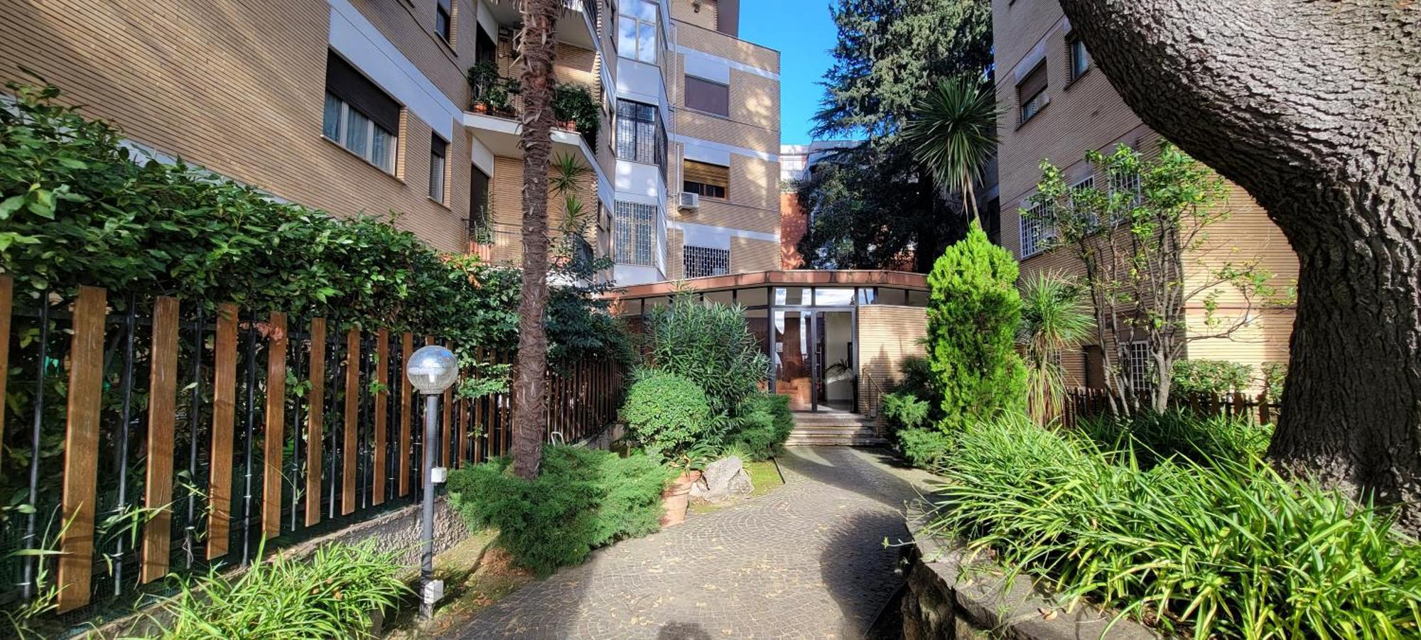 Bnb Rooms And Comfort Рим Екстер'єр фото
